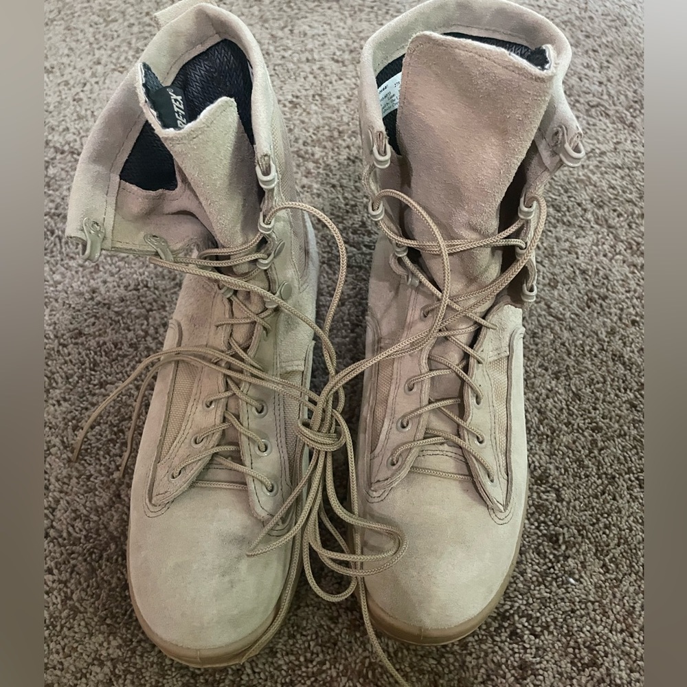 Compound boots size 9.5 GREAT CONDITION